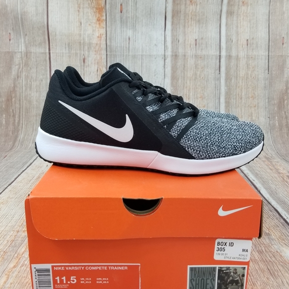 nike varsity complete trainer